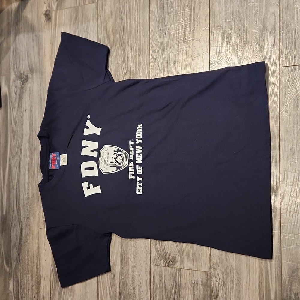 EUC FDNY officially licensed Women's sz S tshirt 100% cotton